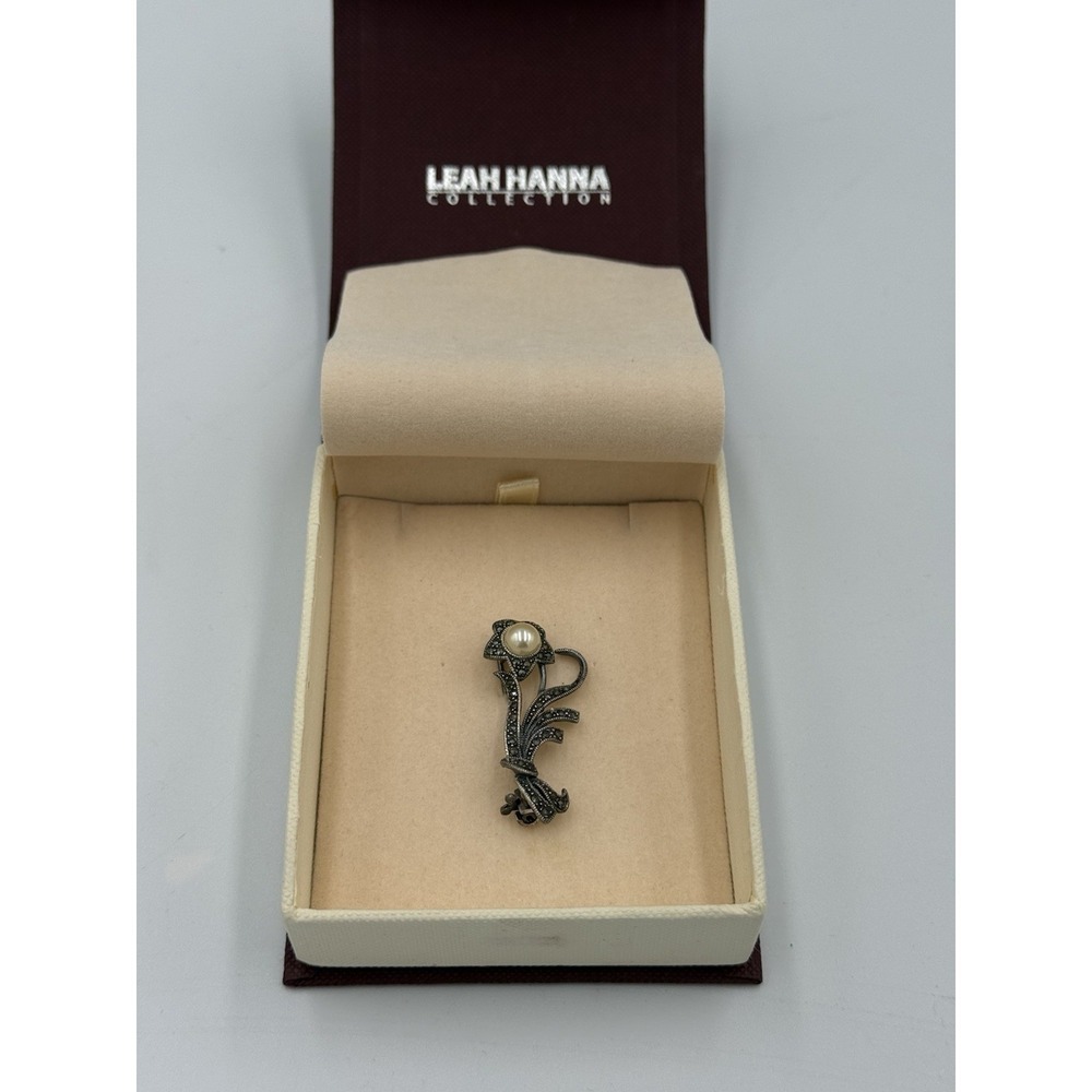 Vintage Leah Hanna Collection Silver 925 Pearl Marcasite Flower Brooch Pin NIB